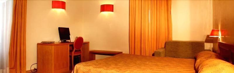 Hotel 99 Cannelle LʼAquila Екстериор снимка