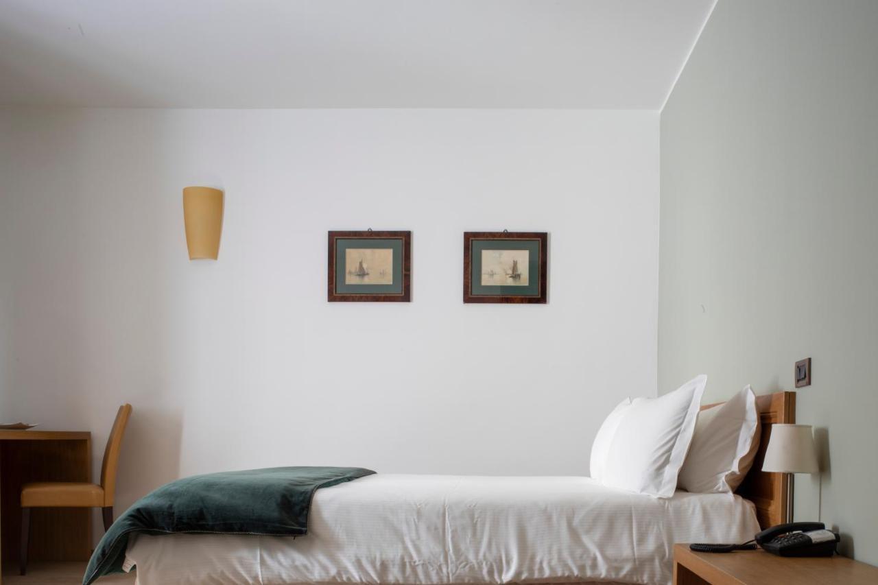 Hotel 99 Cannelle LʼAquila Екстериор снимка
